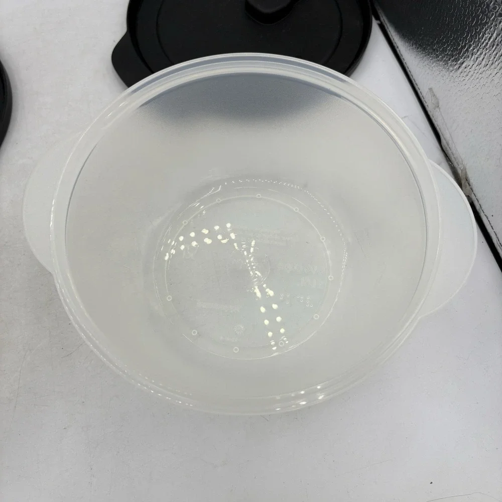 Tupperware Bowls Crystalwave 6.25 Cups Microwaveable Round Clear Bl Lid Lot of 2